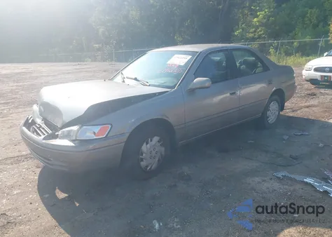 1999 Toyota Camry Le from USA, damaged, VIN 4T1BG22KXXU445889